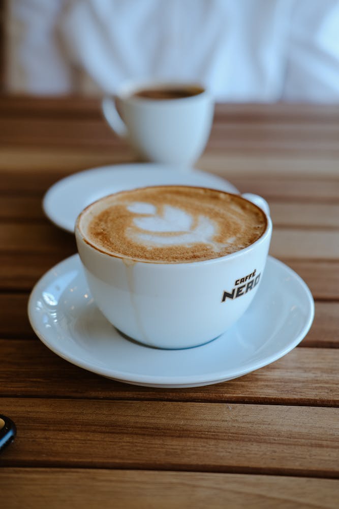 LacdeBret Cafe pres 2